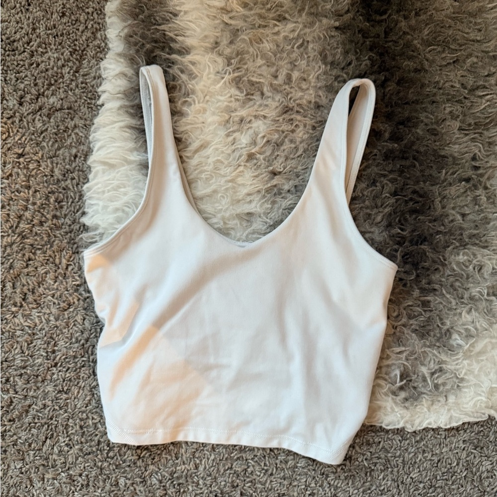 White Cropped Sleeveless Tank Top Fitted Style